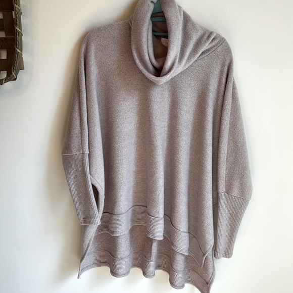 Pink Lily Tops - pink lily sweater | long enough for leggings! | never worn